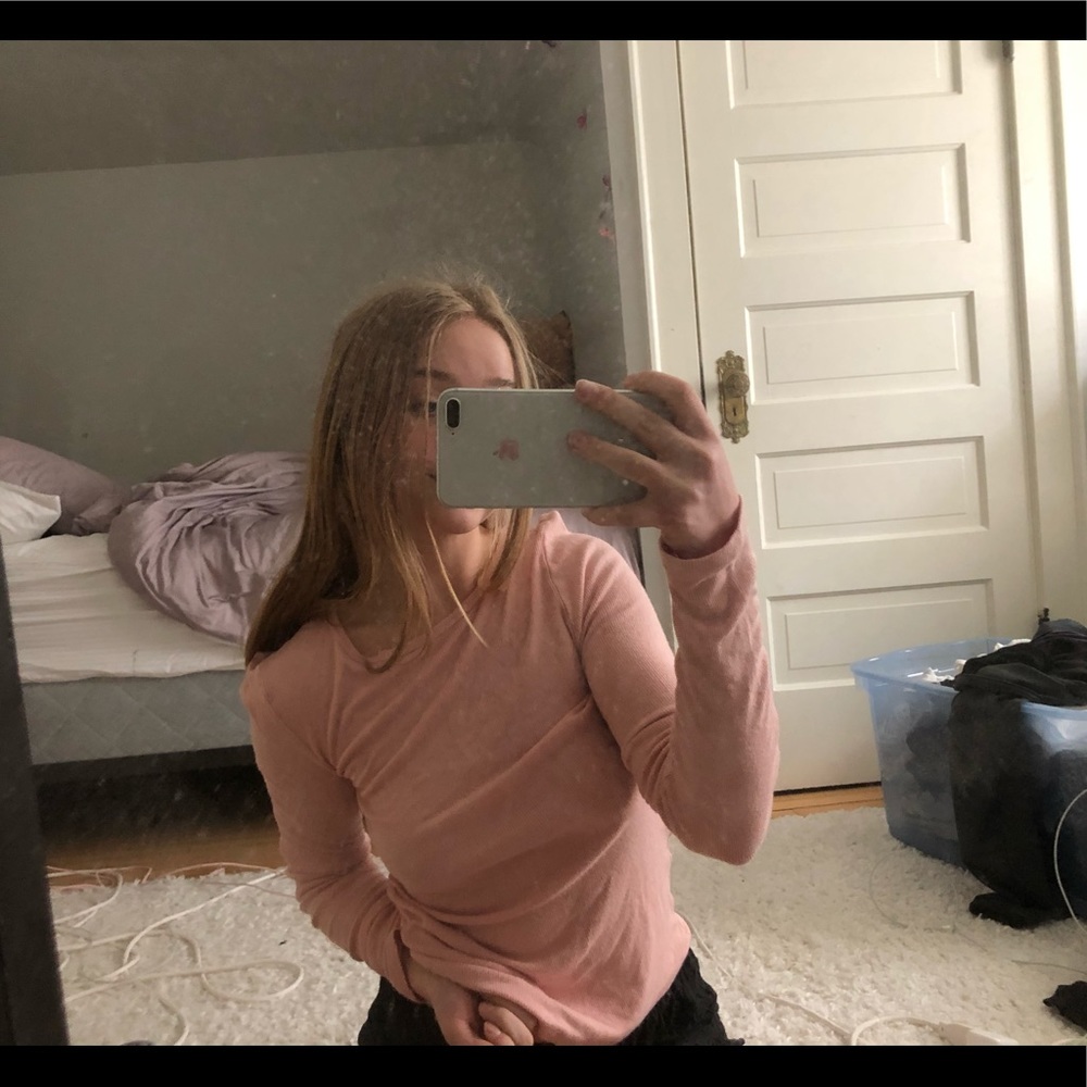 pink top